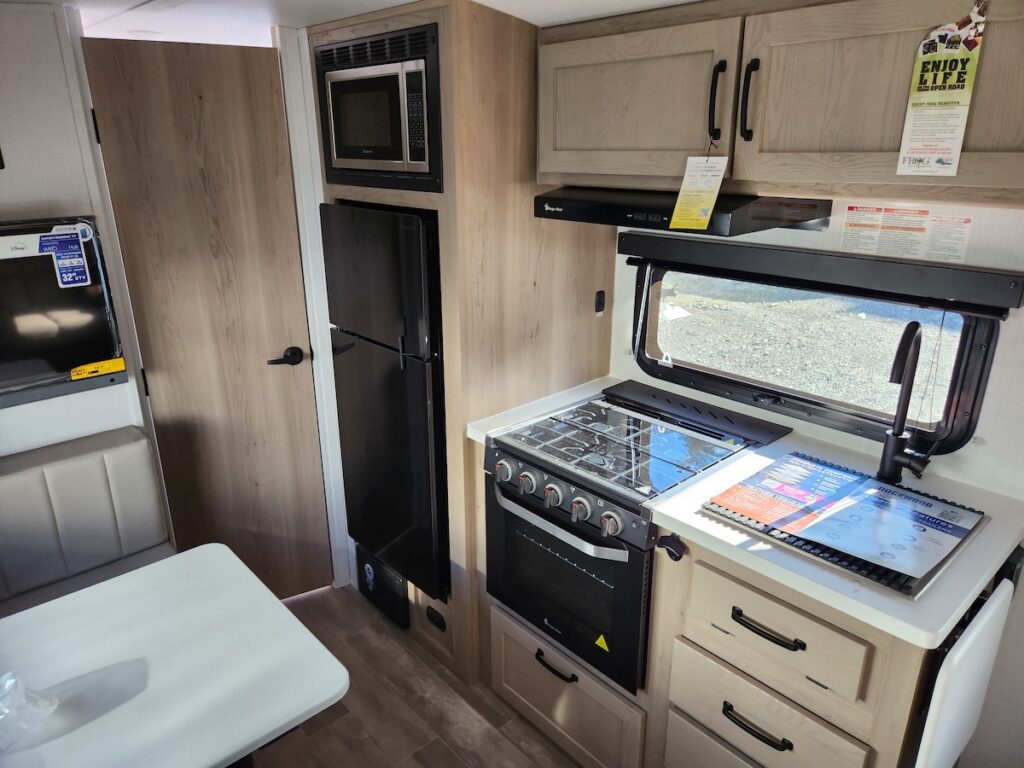 Rockwood Geo Pro 19FD Squamish Motorsports Marine RV